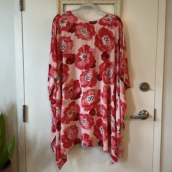 ACTIVE USA | Floral Kimono in Red Poppy Floral Print Rayon - Picture 9 of 13